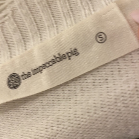 Cropped Sweater - Picture 4 of 4